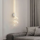 GlowWave – Strakke LED Boogwandlamp voor Sfeer