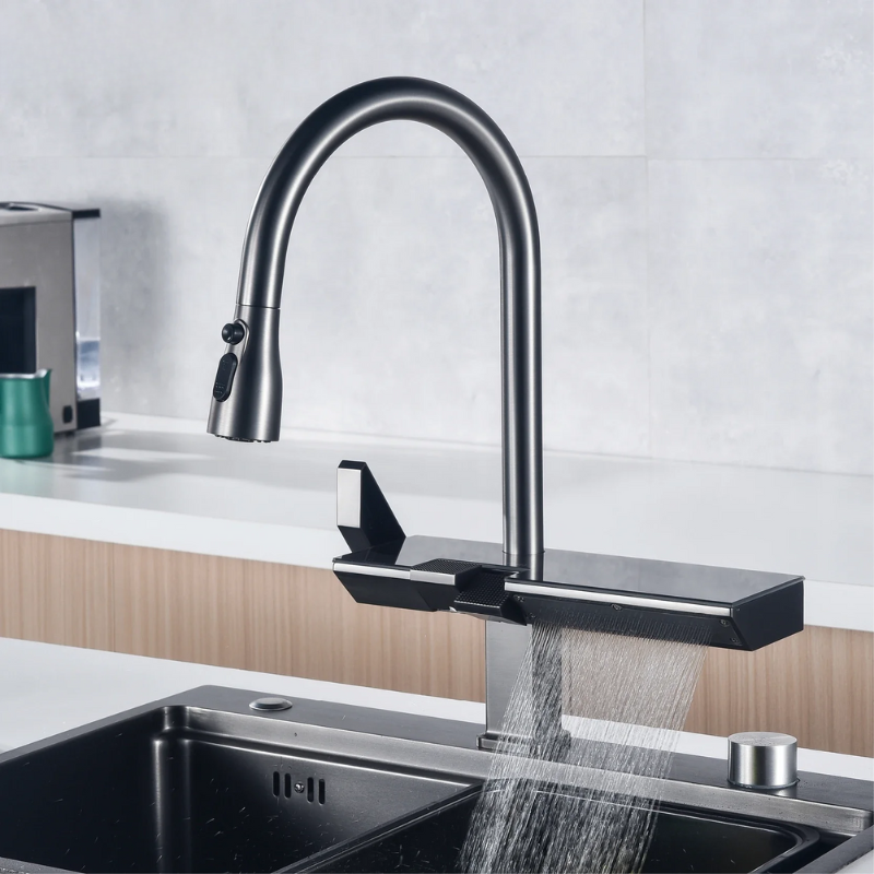 LuxChrome Faucet - Elegante Digitale Keukenkraan in Zwart-Roségoud