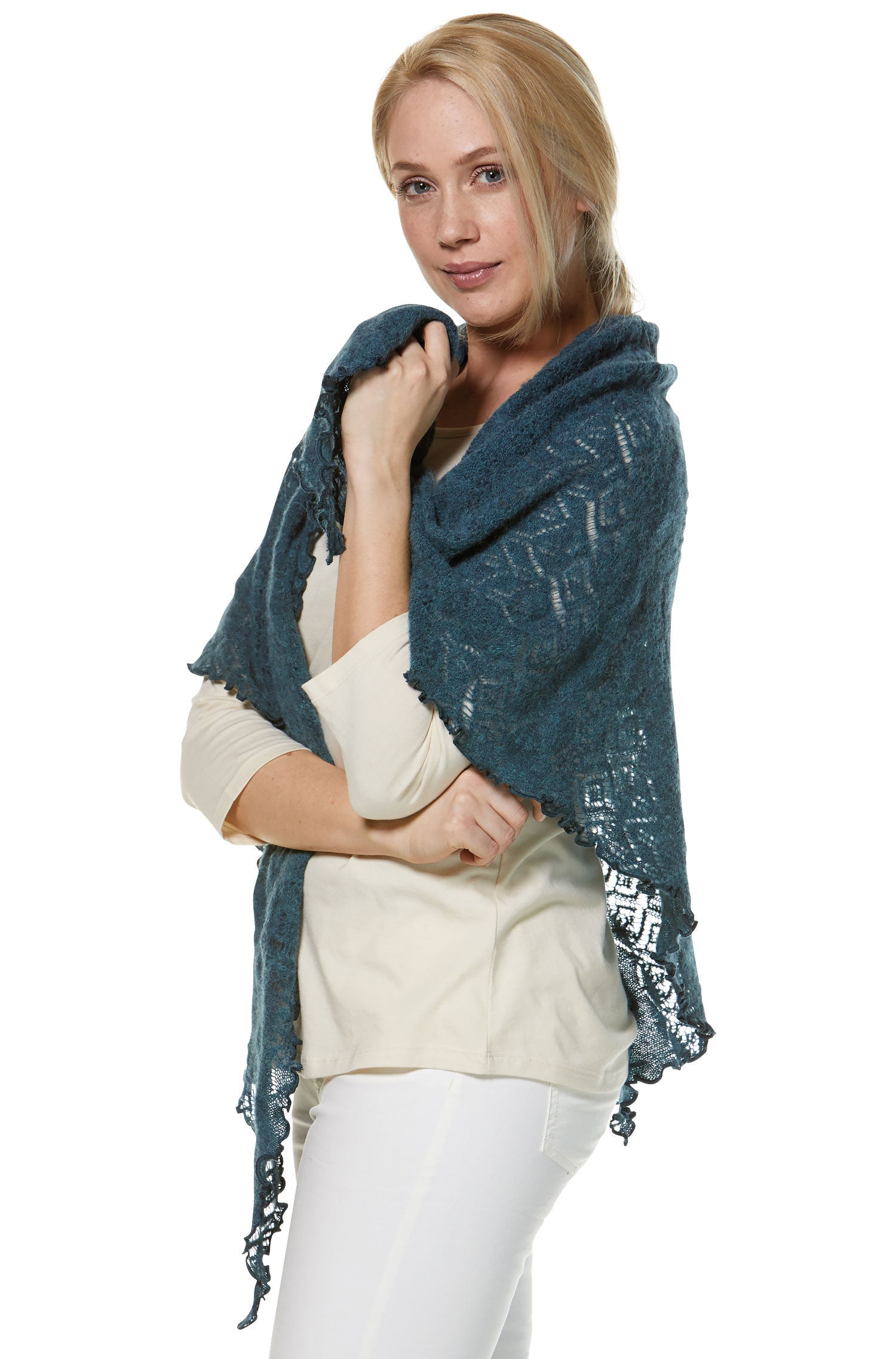 SoftWeave Scarf - Elegant Ajour Strick in Lichte Stof
