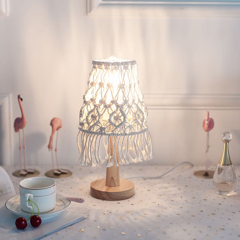 FeatherGlow Table Lamp – Luxe Tafellamp met Vereenvoudigd Design