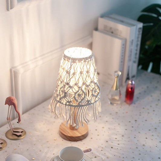 FeatherGlow Table Lamp – Luxe Tafellamp met Vereenvoudigd Design