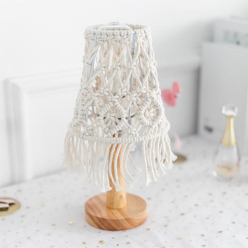 FeatherGlow Table Lamp – Luxe Tafellamp met Vereenvoudigd Design