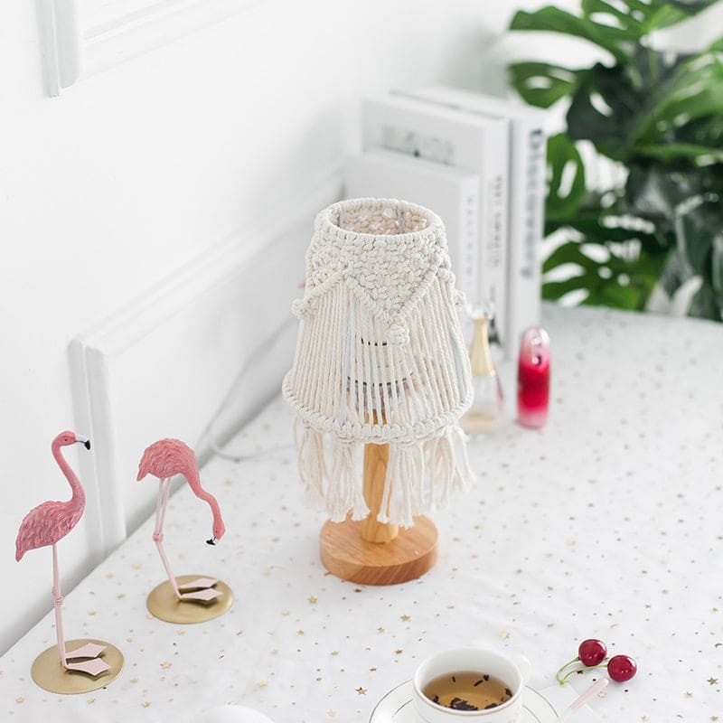FeatherGlow Table Lamp – Luxe Tafellamp met Vereenvoudigd Design