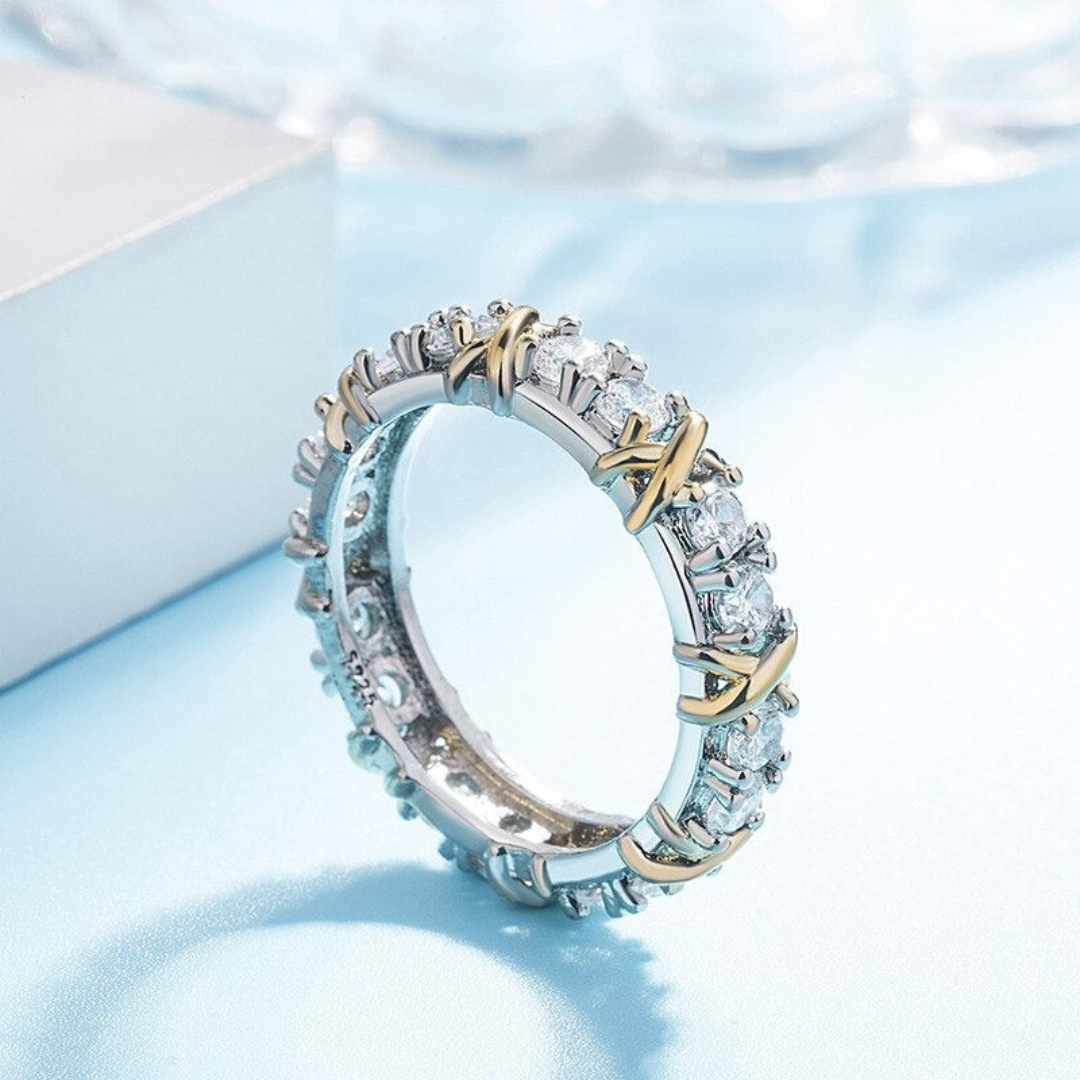 Auryn Ring - Elegante Platina Kruis Sieraad