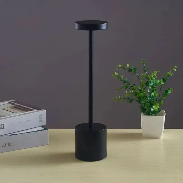 NoirElegance - Moderne Zwarte LED Tafellamp