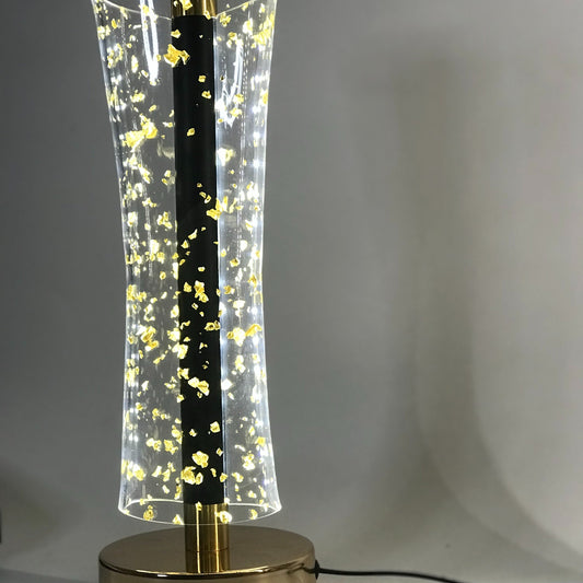 RadiantGlow Lamp - Luxe Acryl Tafellamp met Gouden Accenten