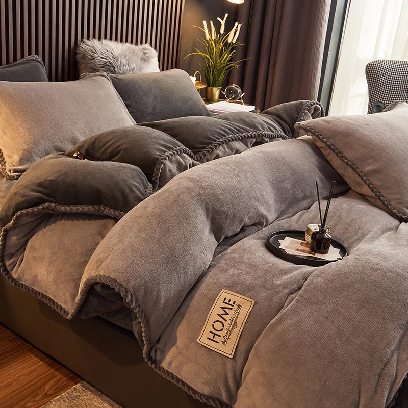 PlushHaven Luxe Fluweel Dekbedovertrekset – Kingsize Warmte & Comfort
