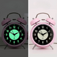 GlowClock – Moderne Stille Verlichte Metalen Wekker