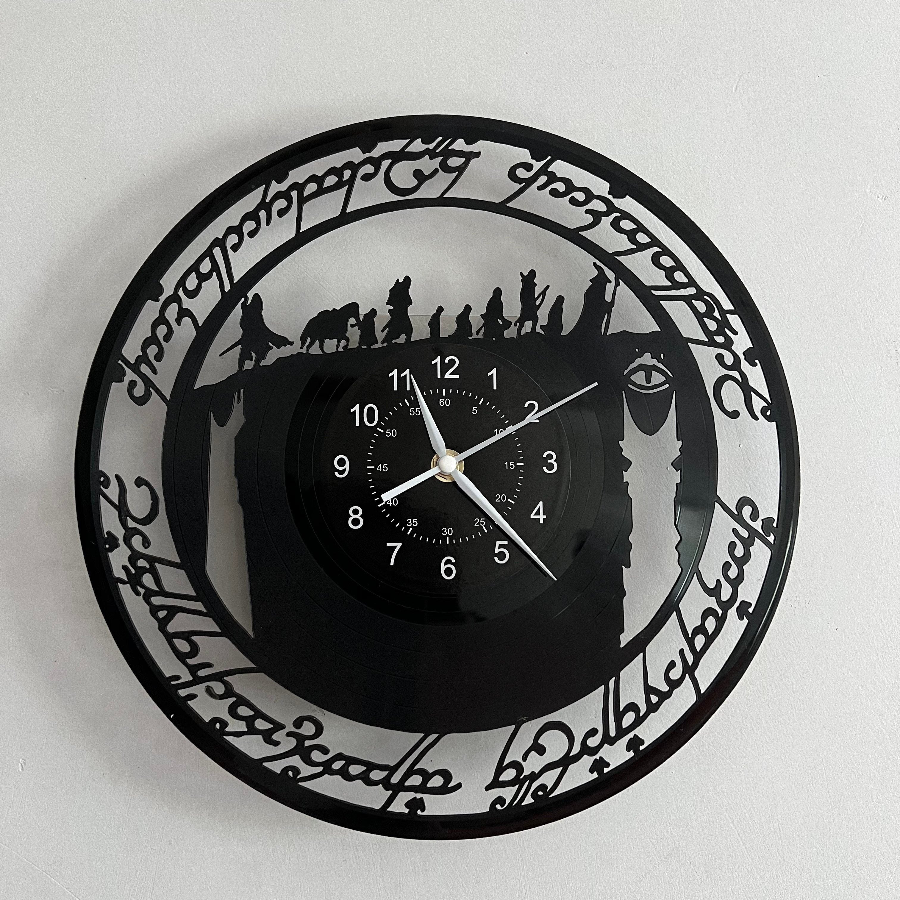 MythicWarrior Clock - Stijlvolle Vinyl Wandklok