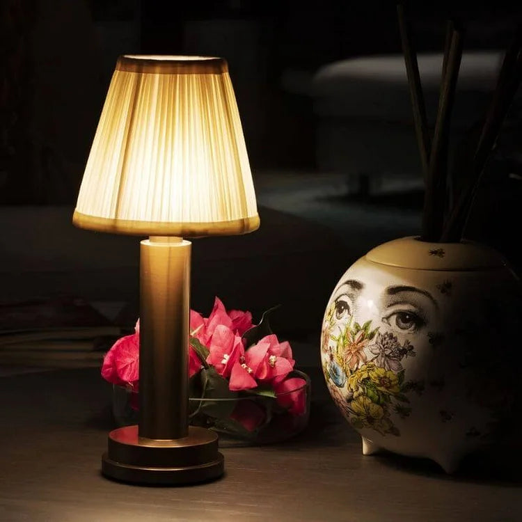 LuxeSilk Wireless Table Lamp - Elegant Draadloze Tafellamp voor Sfeervolle Ruimtes