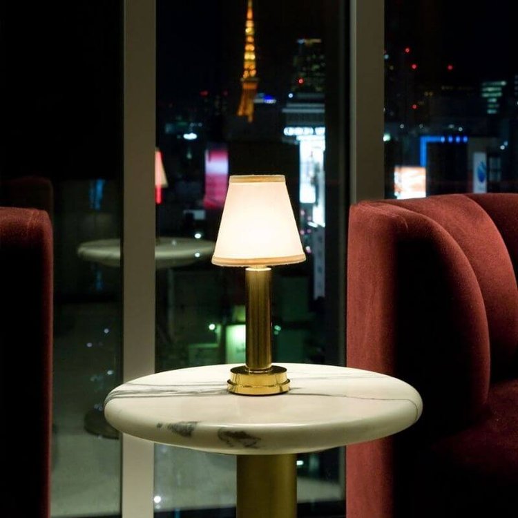 Draadloze Elegantie: Luxe Dimbare Stoffen Tafellamp
