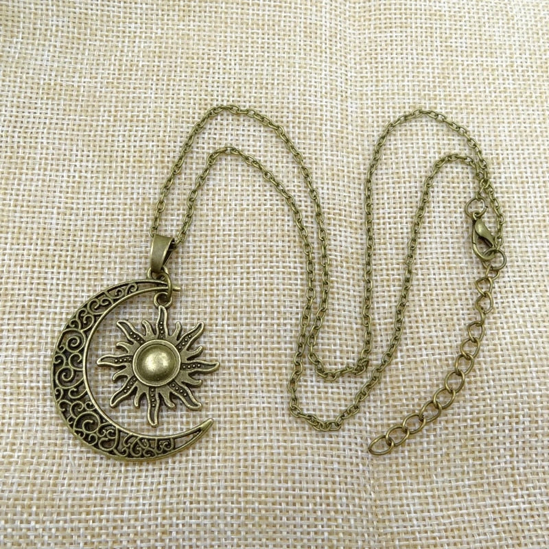 Betoverende Vintage Zon- en Maanketting | Twee In één: Dubbele Betekenis in Eén Prachtige Ketting!