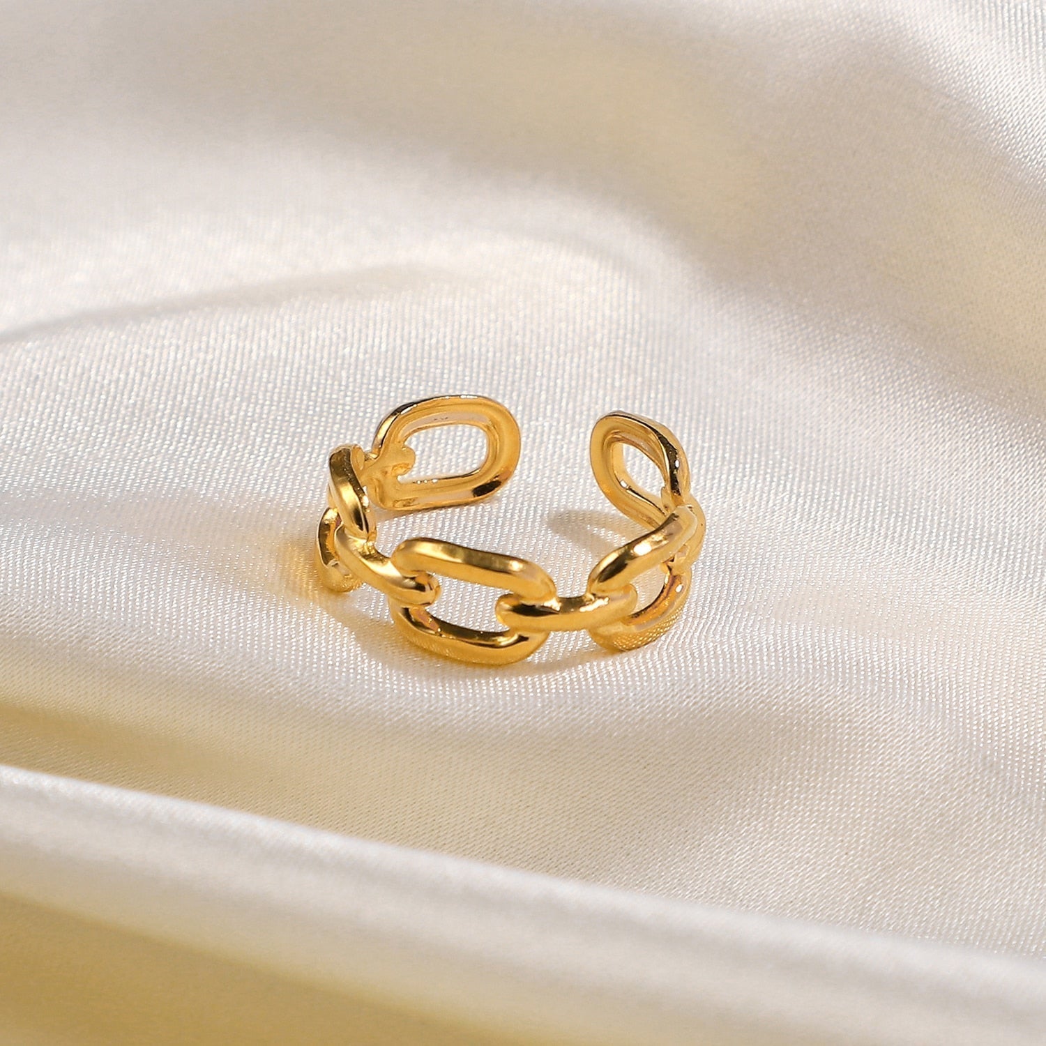NexaTwist - Trendy Gedraaide Ring Schakel
