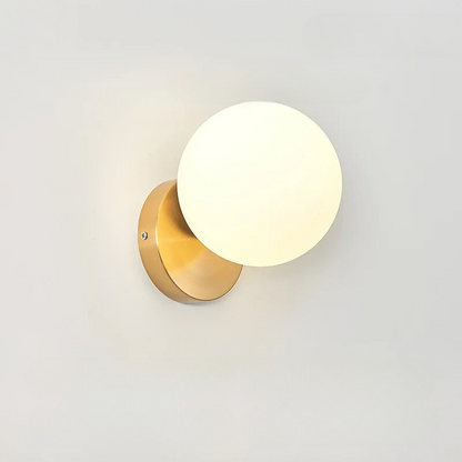 LuxeGlow - Stijlvolle Gouden Wandlamp met Glazen Bol