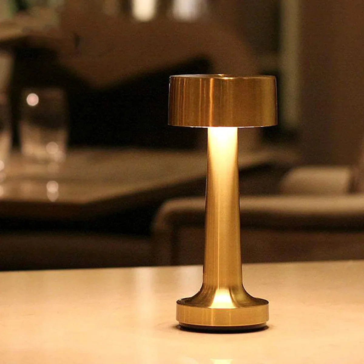 SleekGlow - Stijlvolle Moderne Tafellamp voor Interieur