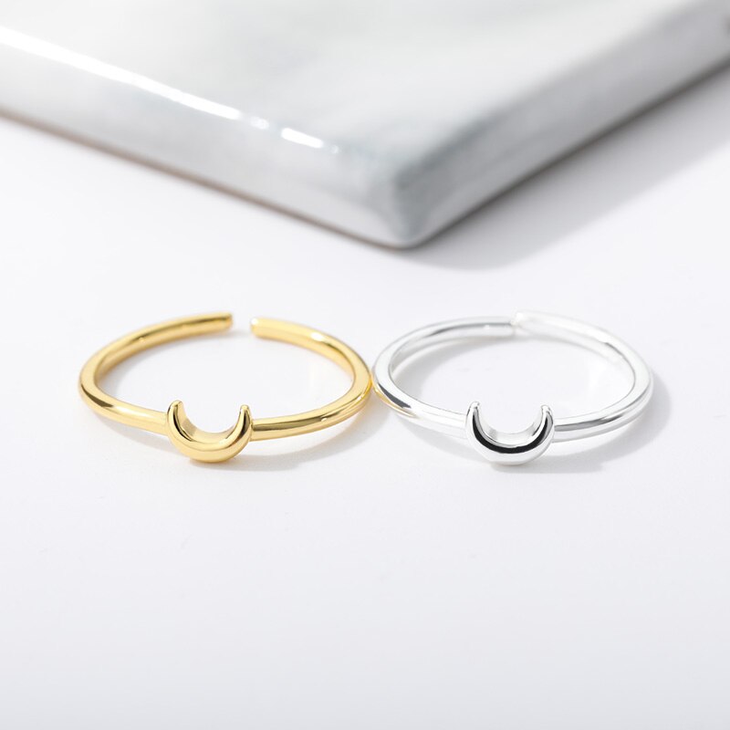 Nova – Strakke Halvemaan Ring voor Sieraden