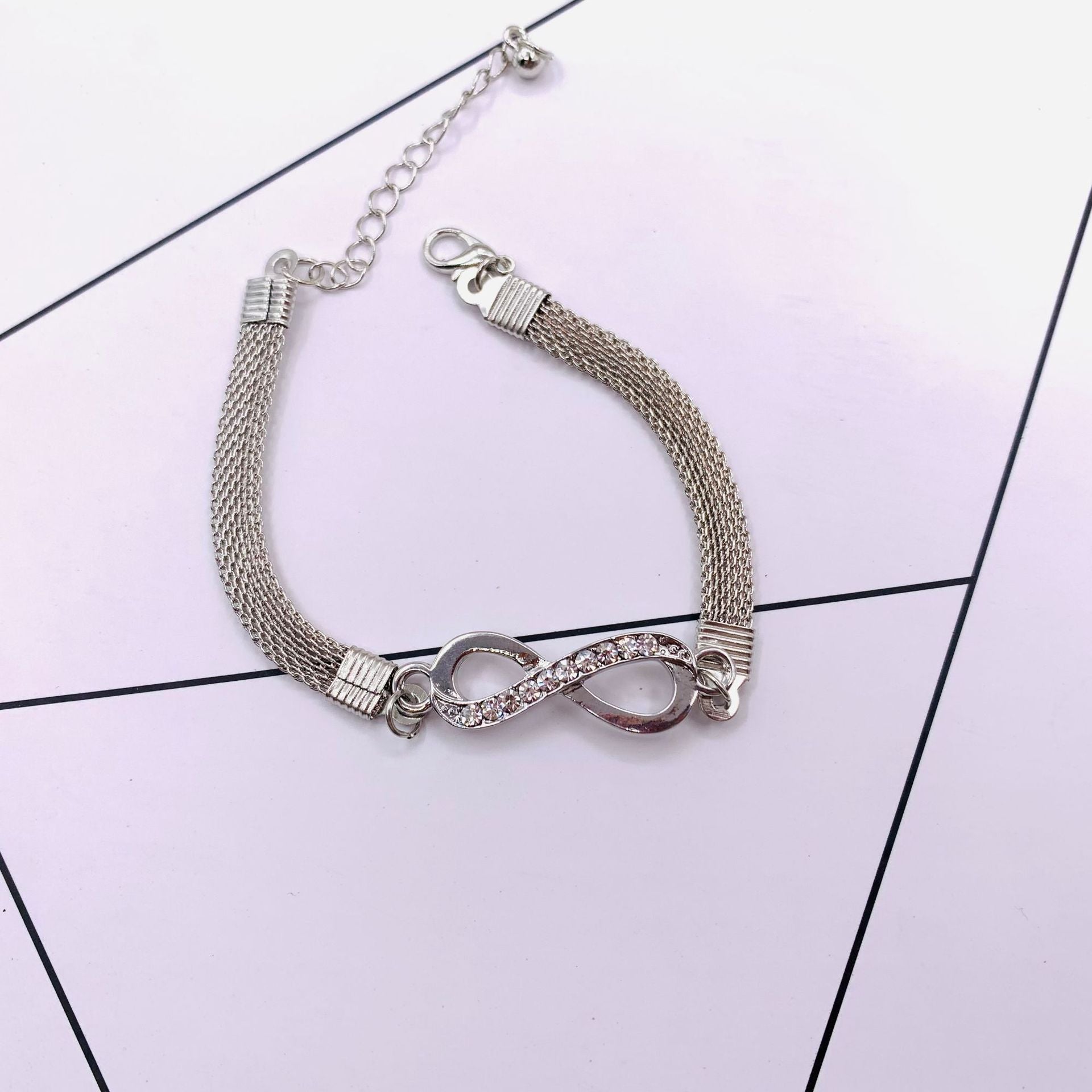 Chic Infinity Bracelet for Timeless Elegance