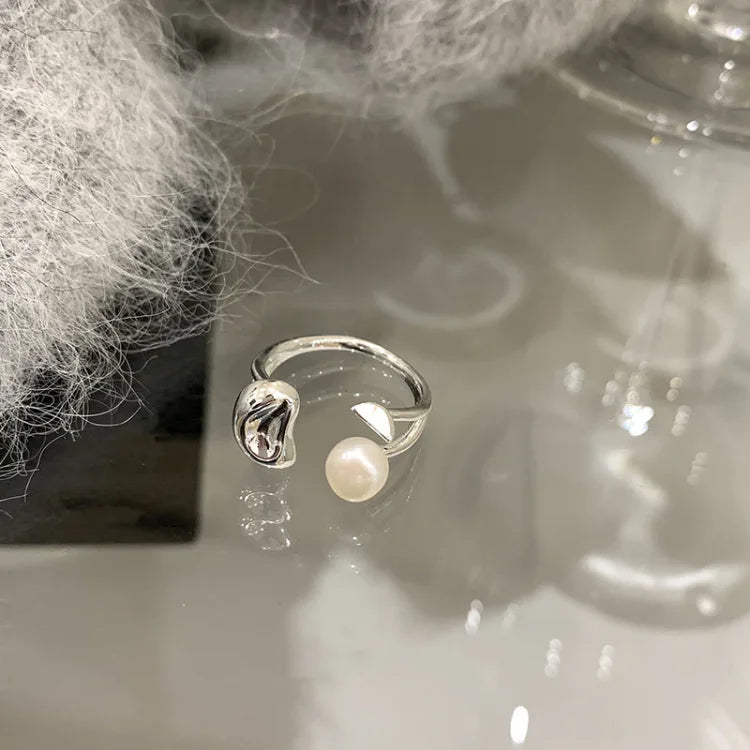 Elin Verstelbare Parelboon Ring - Stijlvol en Elegant