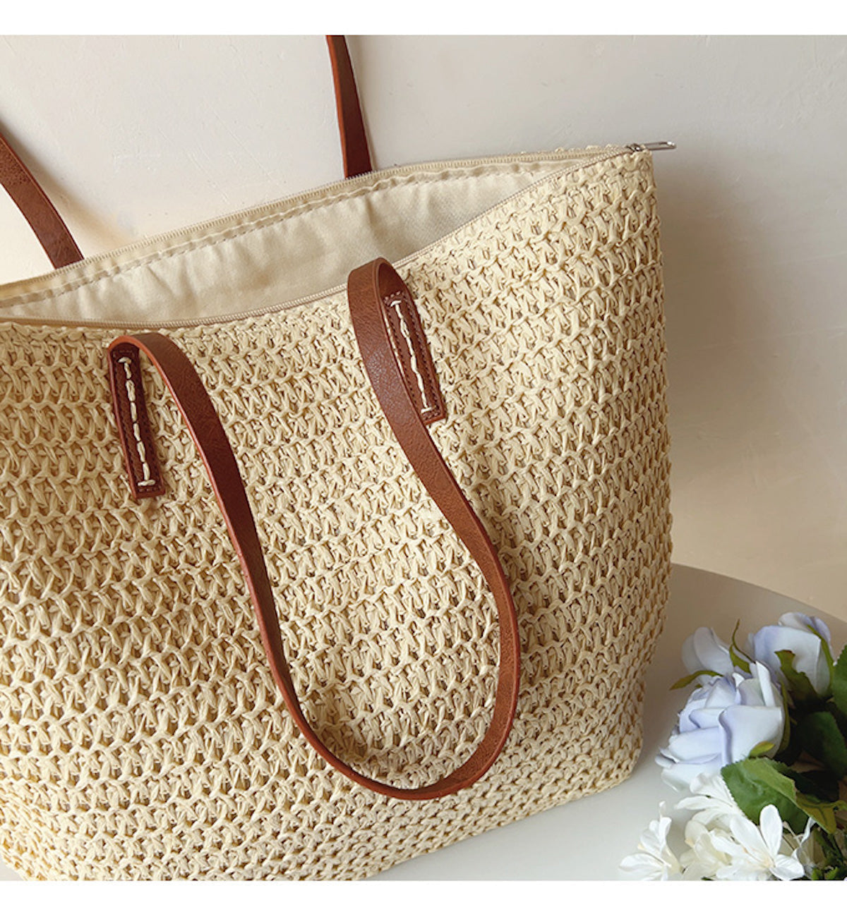 SummerBreeze Tote - Stijlvolle Rieten Tas met Leren Handvatten