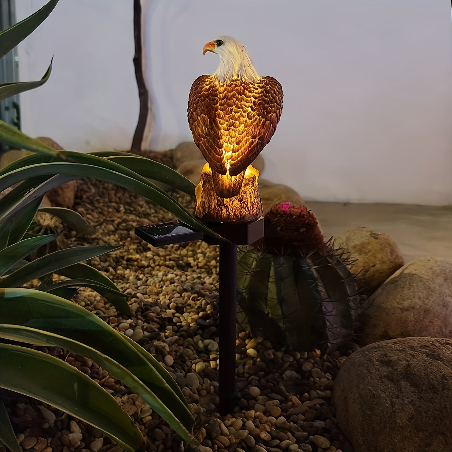 SolarGlow Eagle - Stijlvolle Zonnelamp voor Tuinverlichting