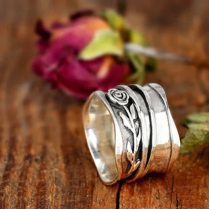 Elegant Handcrafted Silver Floral Ring - Lavender