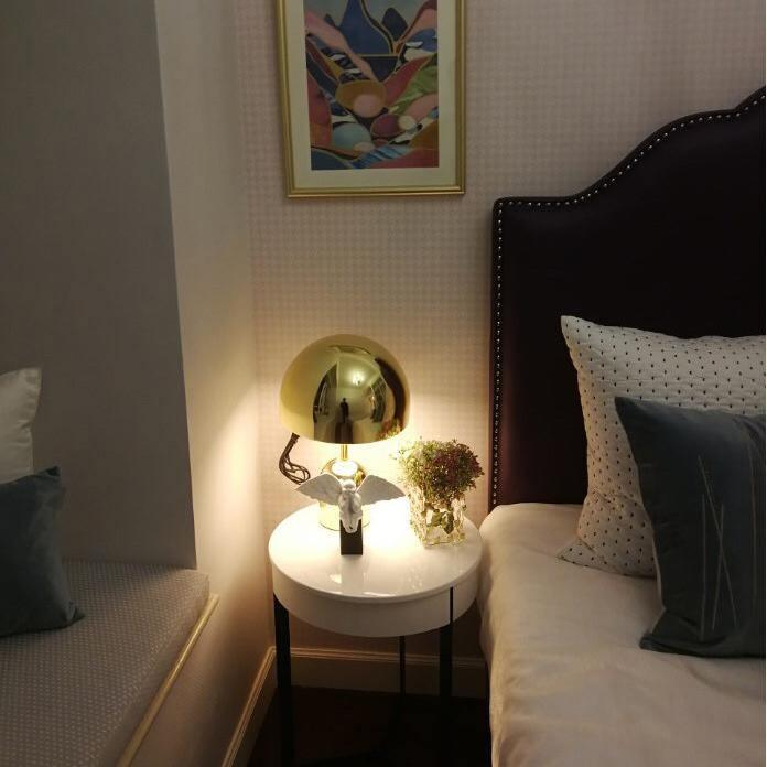 ChimeGlow Lamp - Klokvormige Elegantie voor Thuis