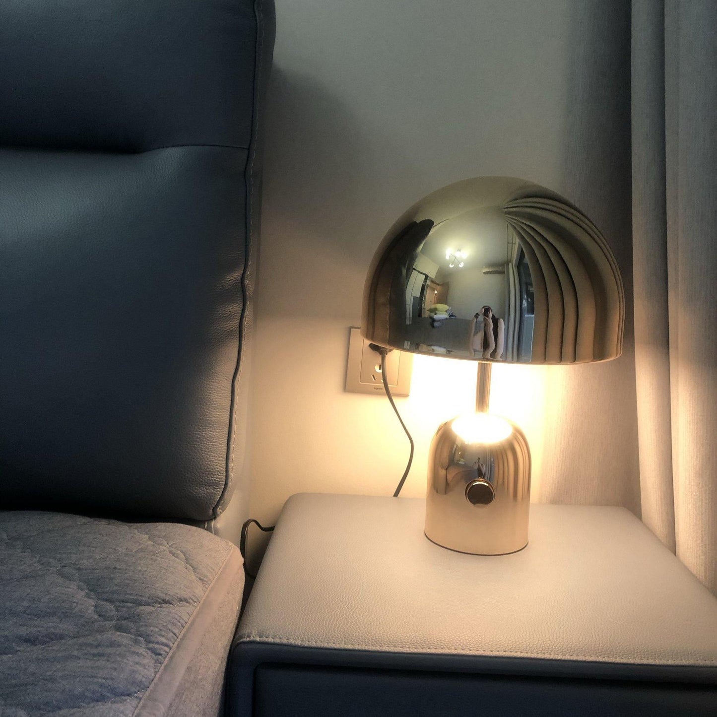 ChimeGlow Lamp - Klokvormige Elegantie voor Thuis