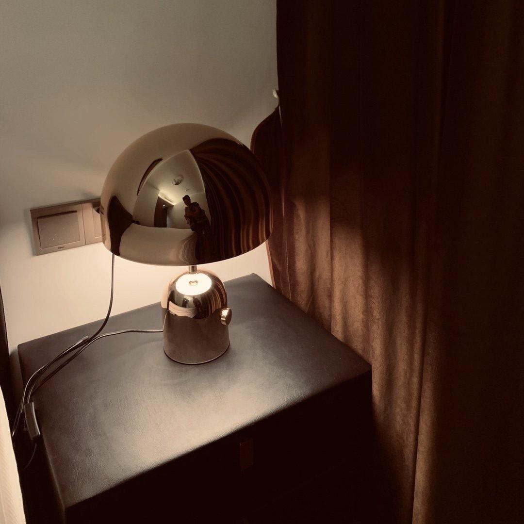ChimeGlow Lamp - Klokvormige Elegantie voor Thuis