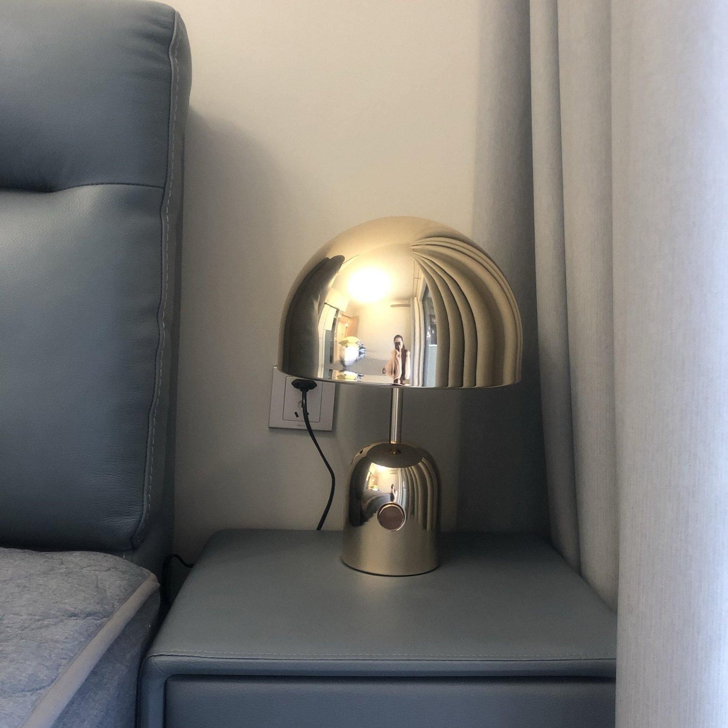 ChimeGlow Lamp - Klokvormige Elegantie voor Thuis