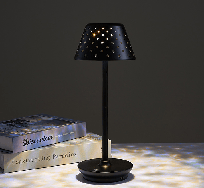 LuxeGlow – Draagbare LED Tafellamp voor Moderne Interieurs