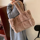 Pipa Plush Bag – Winterse Comfortabele Damestas