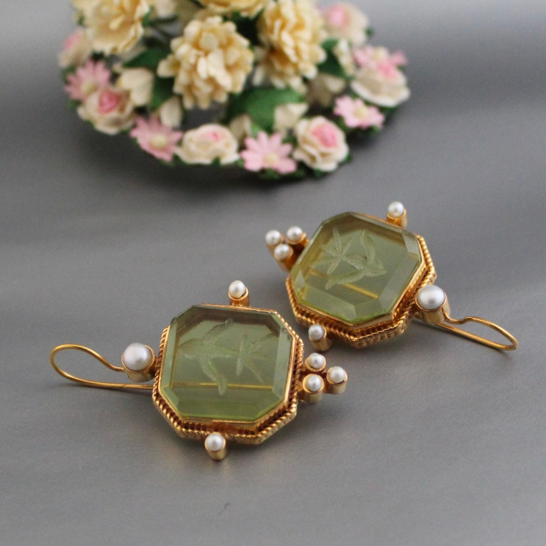 Chic Valeria Vintage Groene Oorbellen met Elegante Parels