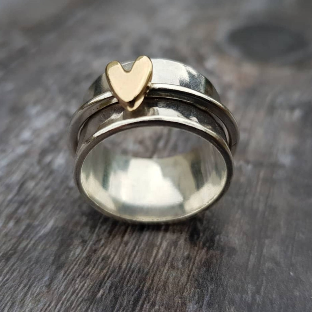 Charming Vintage Silver Ring with Golden Heart - Auryn Collection