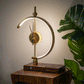Aurora Luxe Tafellamp – Gouden Design met Draadloos Opladen