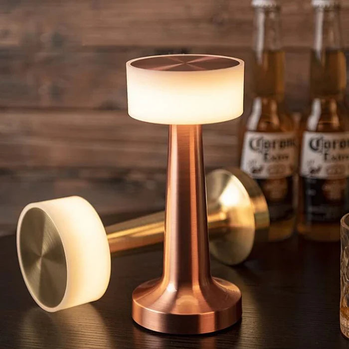 SleekGlow - Stijlvolle Moderne Tafellamp voor Interieur