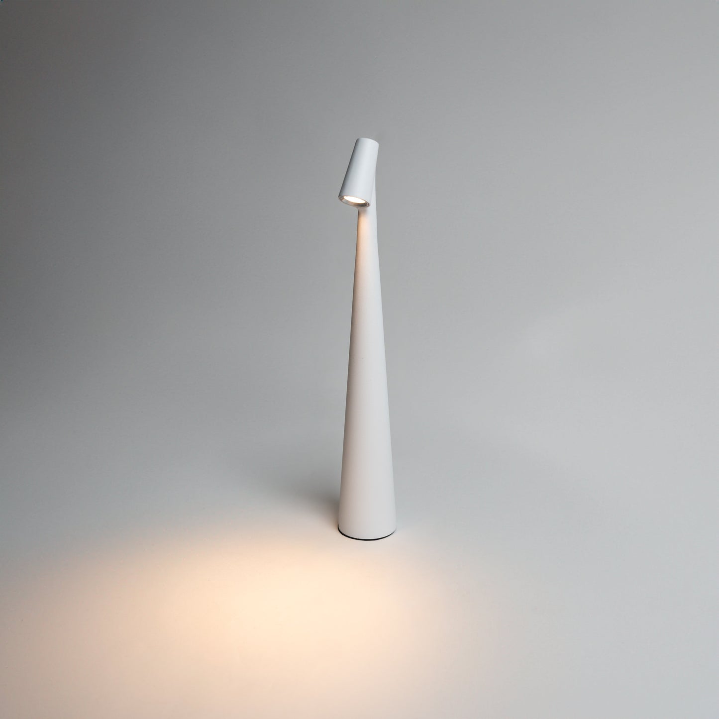 LumiSlim – Oplaadbare LED Tafellamp in Stijl