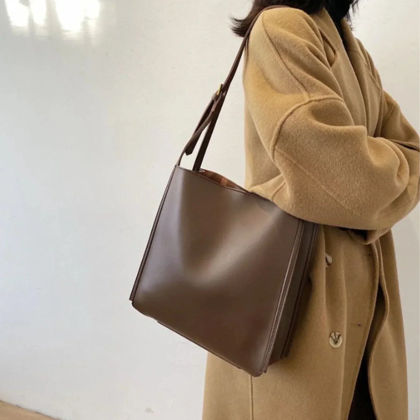 RetroChic Handbag – Vintage Stijl Mode Tas