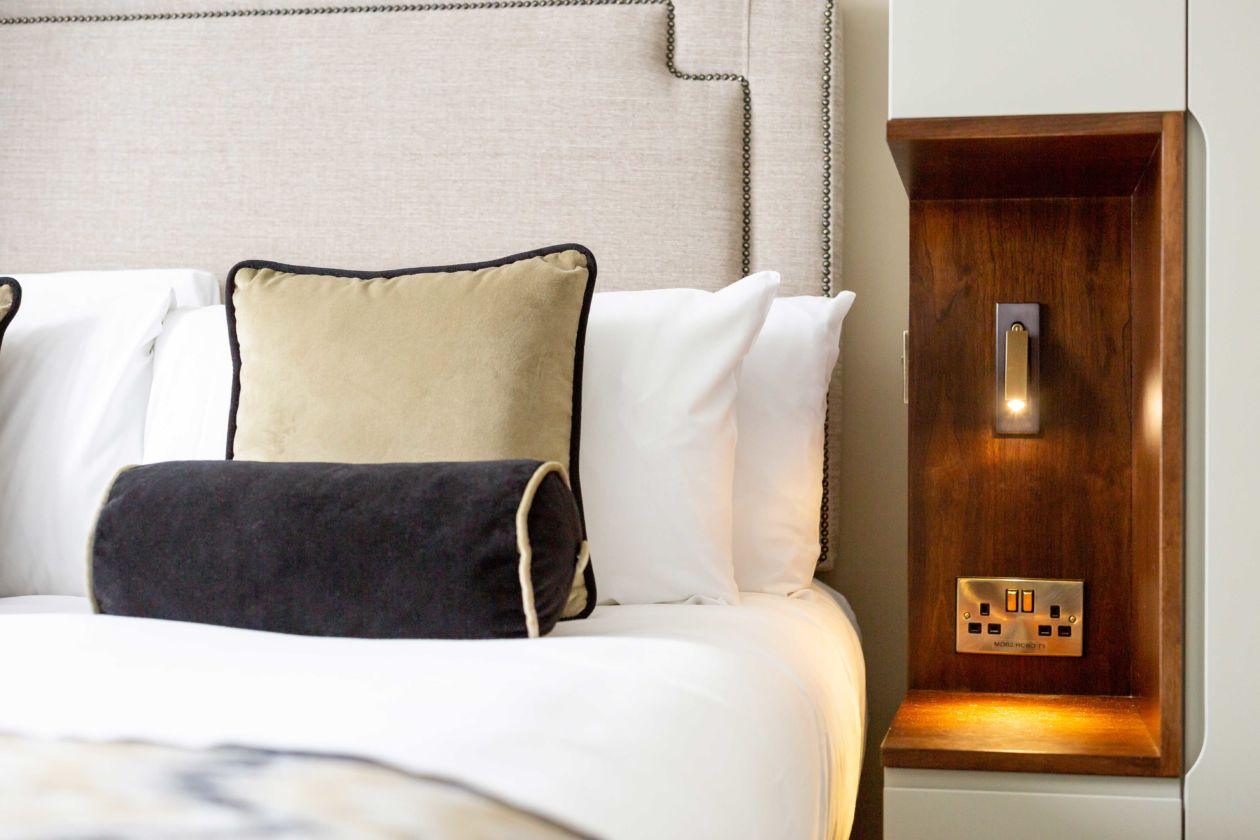 Embedded Light – Minimalistische Bedside Wandlamp LED