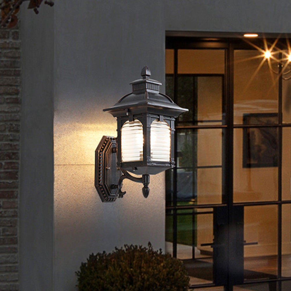 ElegantGlow - Luxe Zwarte Buitenwandlamp voor Balkon