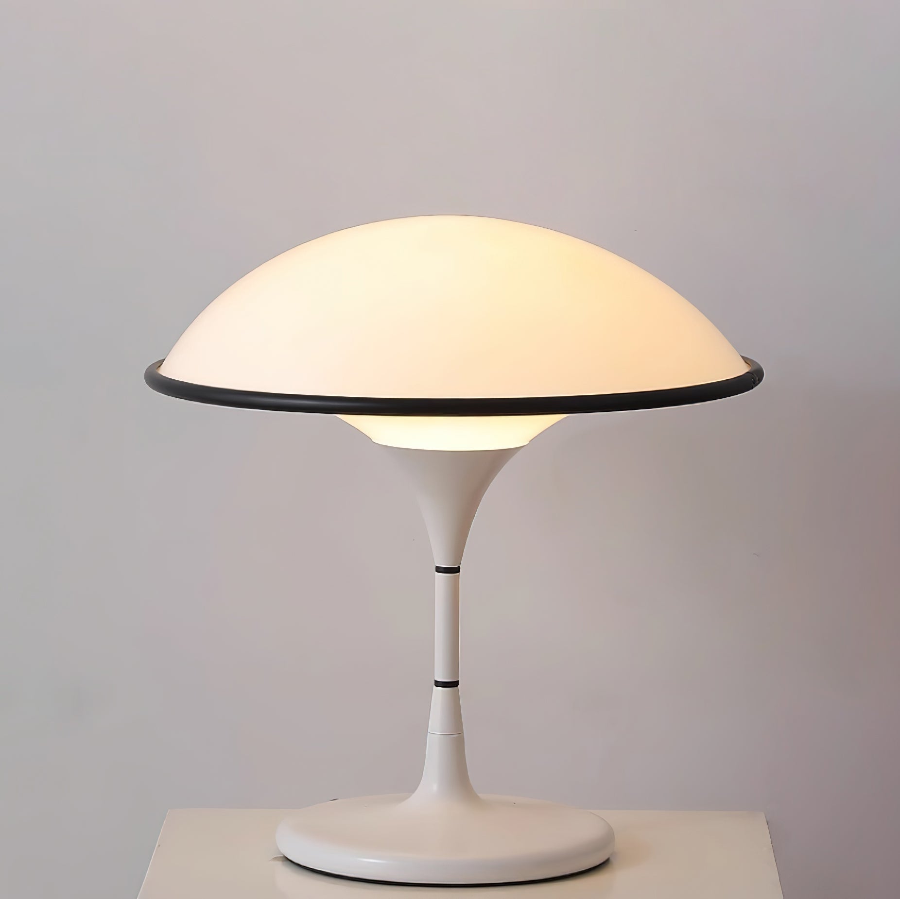 ArtistryGlow Table Lamp - Elegante Tafellamp voor Sfeervolle Verlichting