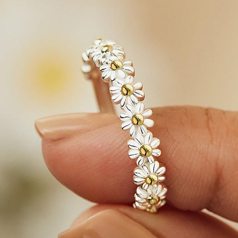 Elegante Zilveren Bloemring - Aylin