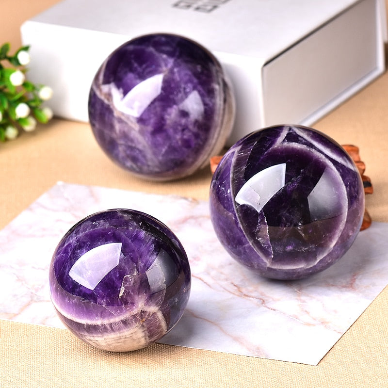 Amethyst Globe – Decoratieve Energiebol voor een Rustig Interieur