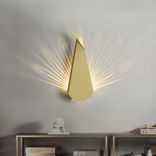 ElegantLuxe - Moderne LED Wandlamp Pauwenveer