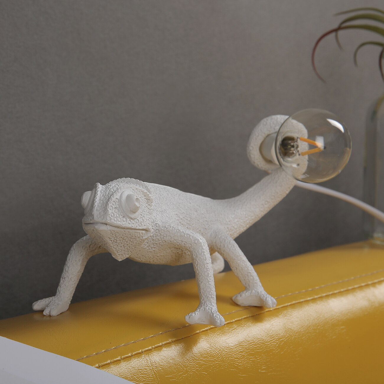 Resin Lizard Tafellamp - Elegante Hagedis Tafellamp van Hars voor Modern Interieur