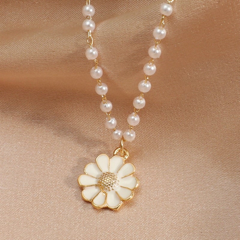 Elegante Parelketting met Betoverende Madeliefhanger - Flora