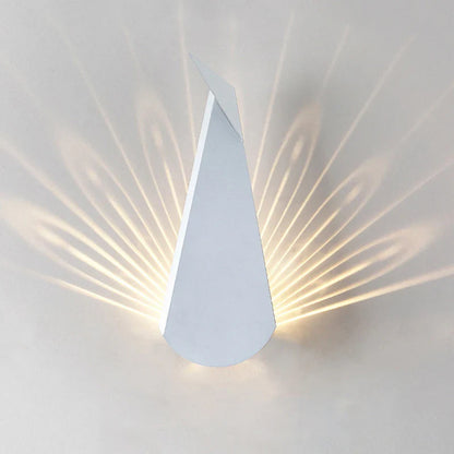 ElegantLuxe - Moderne LED Wandlamp Pauwenveer