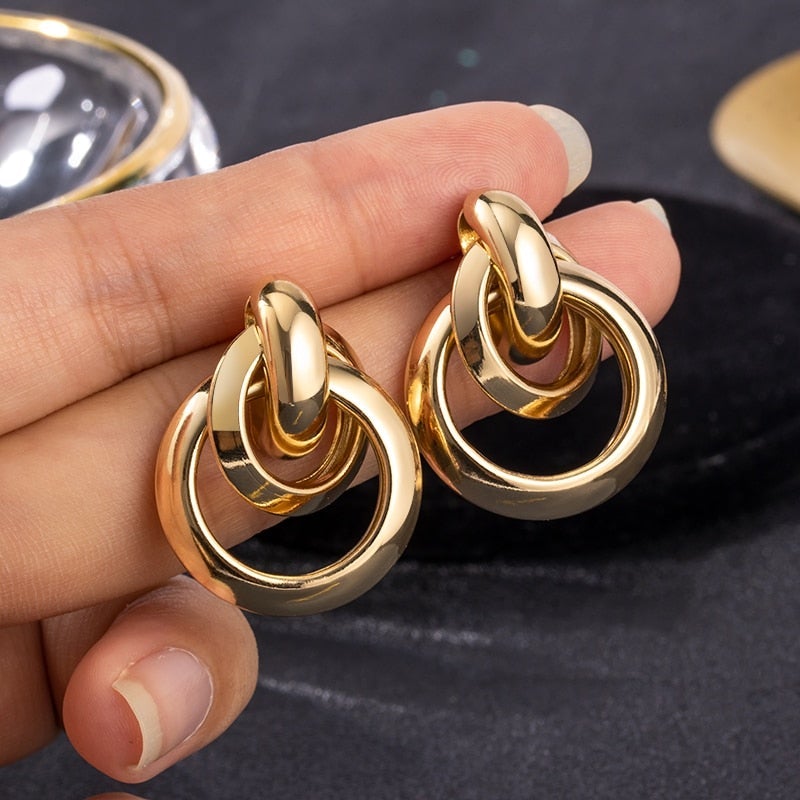 Verfijnde Gouden Celestyn Oorbellen voor Elegante Stijl