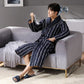CozyLayer Robe - Luxe 3-Lagen Winterbadjas voor Stijl en Comfort