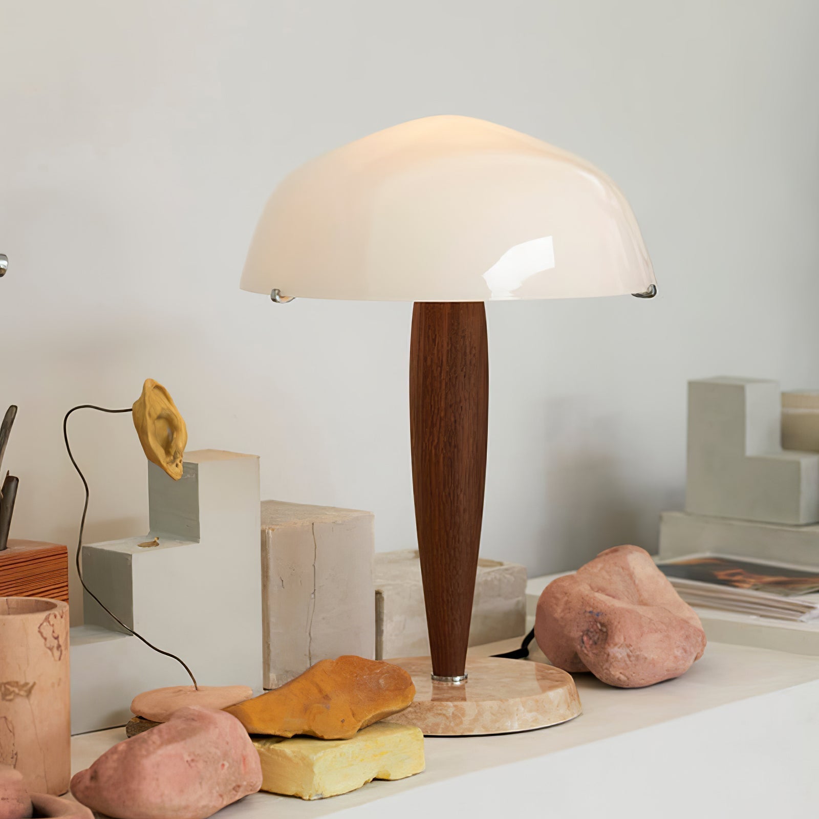 HeritageGlow Table - Tijdloze Tafellamp met Luxe Materialen