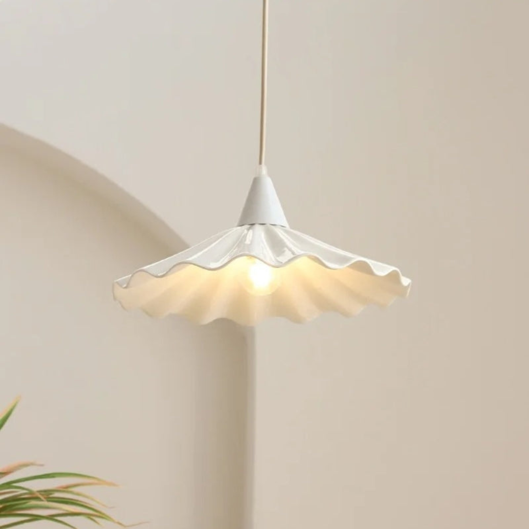 Moderne Witte Keramische Hanglamp met Unieke Ribbel Ontwerp